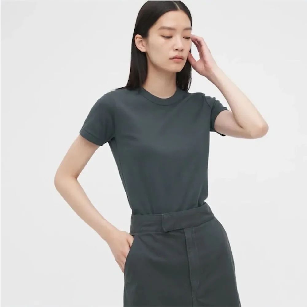 Uniqlo Charcoal Classic Crew Neck T-Shirt